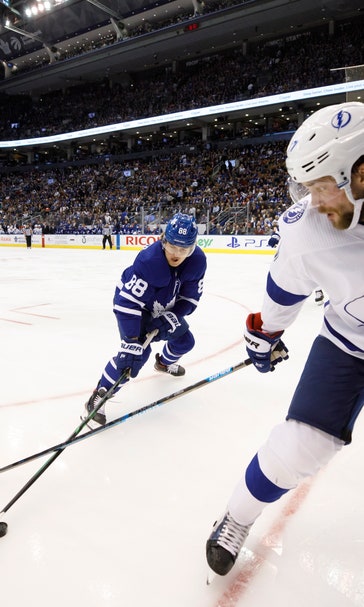 Kucherov finishes with 4 points, Lightning beat Leafs 7-3